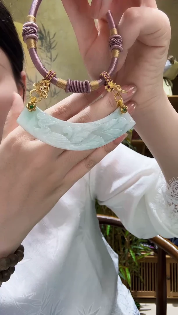 颈饰未镶嵌翡翠吊坠