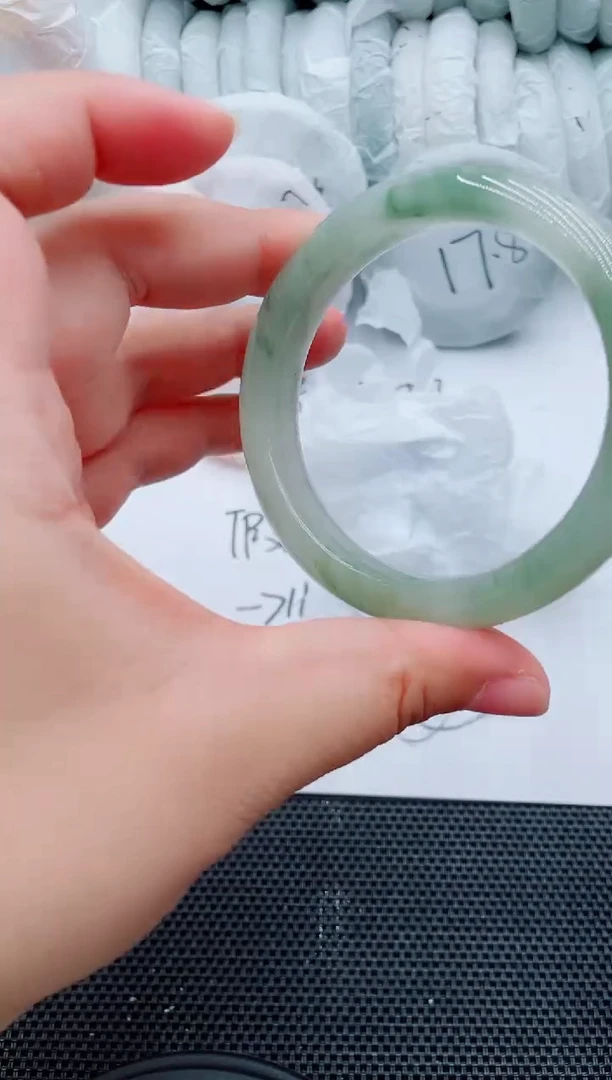 石英质玉手镯未镶嵌F41-56-55