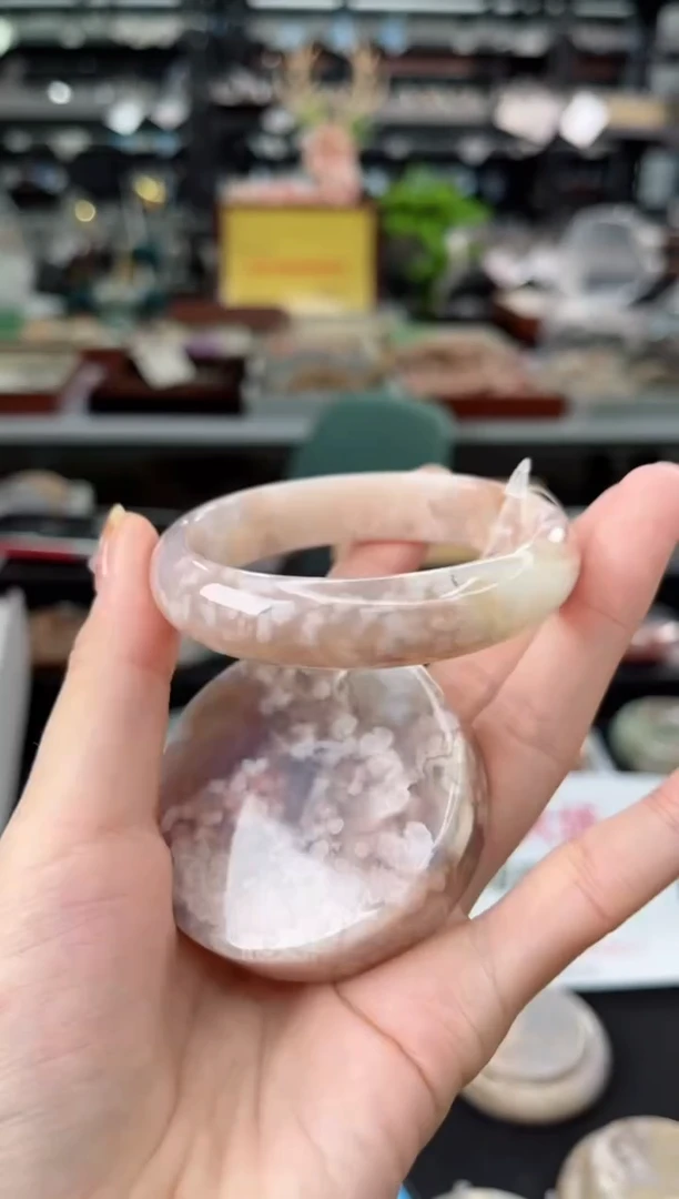 【闪购商品】石英质玉手镯未镶嵌56圈口（不退不换）1572085