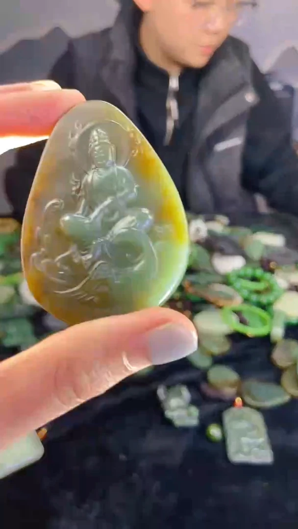 颈饰未镶嵌和田玉1