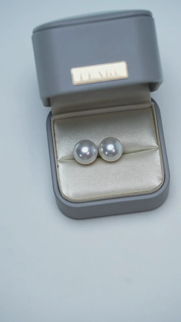 18K金镶嵌耳钉海水珍珠13-14mm澳白正圆