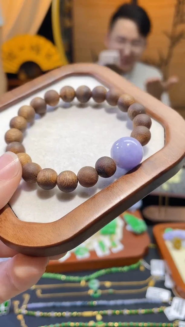 颈饰未镶嵌翡翠手串