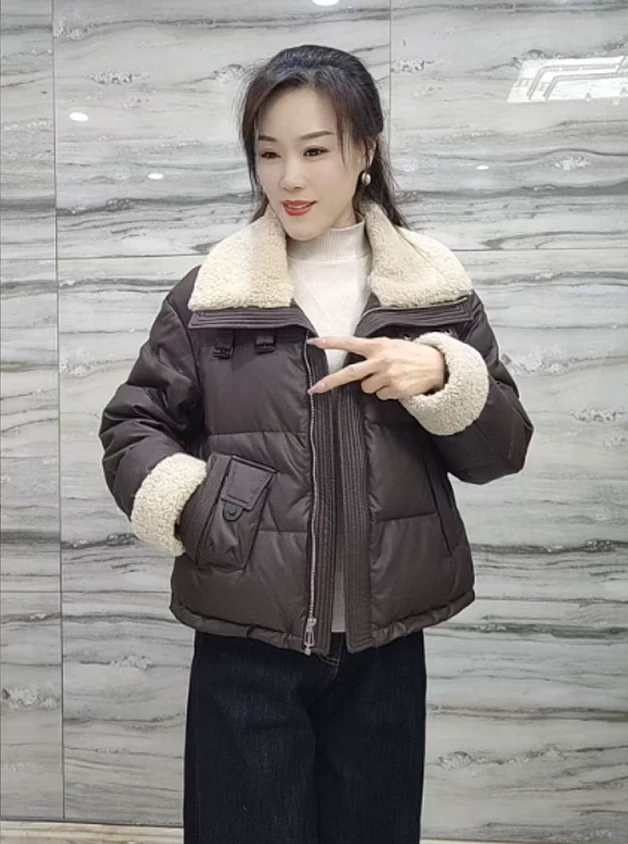 [依秀优品坊]短款亮白皮免洗羽绒服2025冬新款高级感时尚加厚保暖