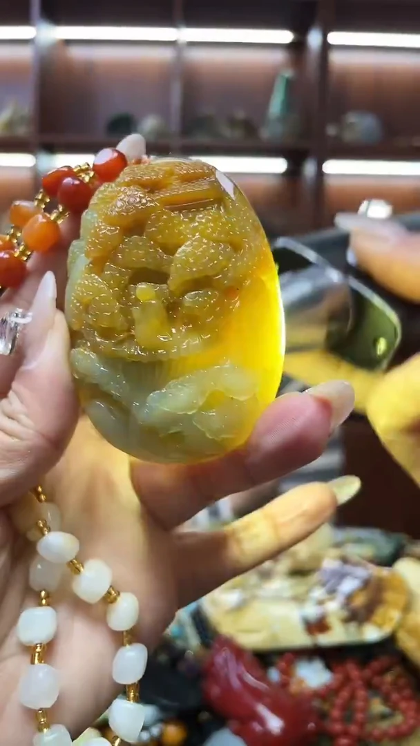 未镶嵌岫玉吊坠