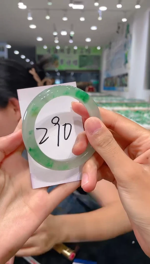 石英质玉（非洲翠）手镯未镶嵌天然冰飘花