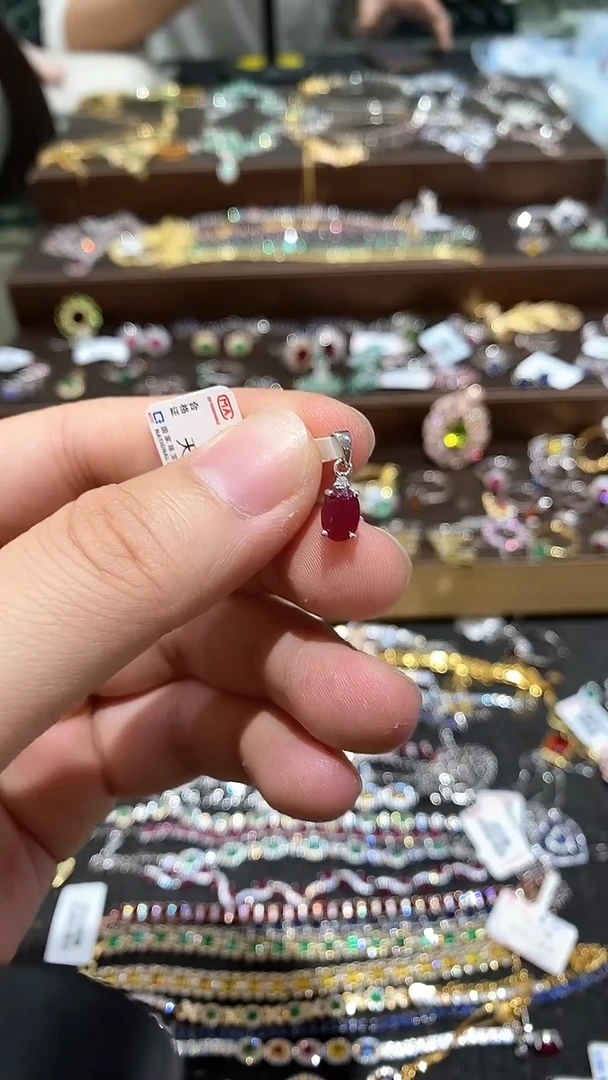 【闪购商品】红宝石颈饰银S925镶嵌吊坠