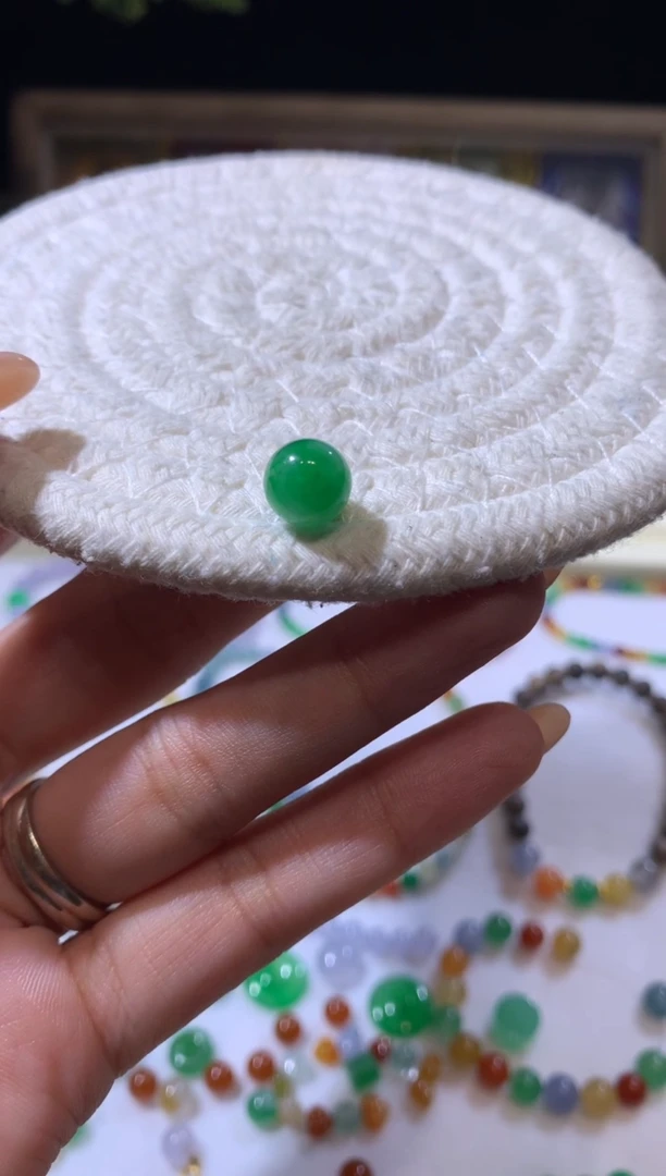 未镶嵌定制翡翠8.7卡珠子2800+280