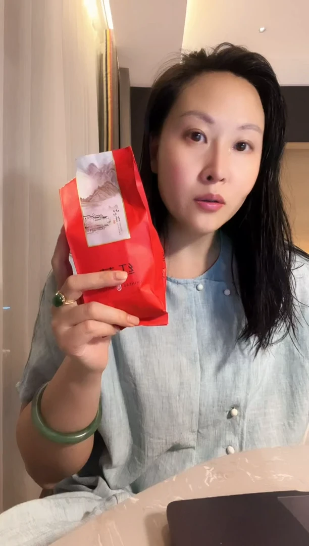 灵山脚下2025年红茶到手2大包