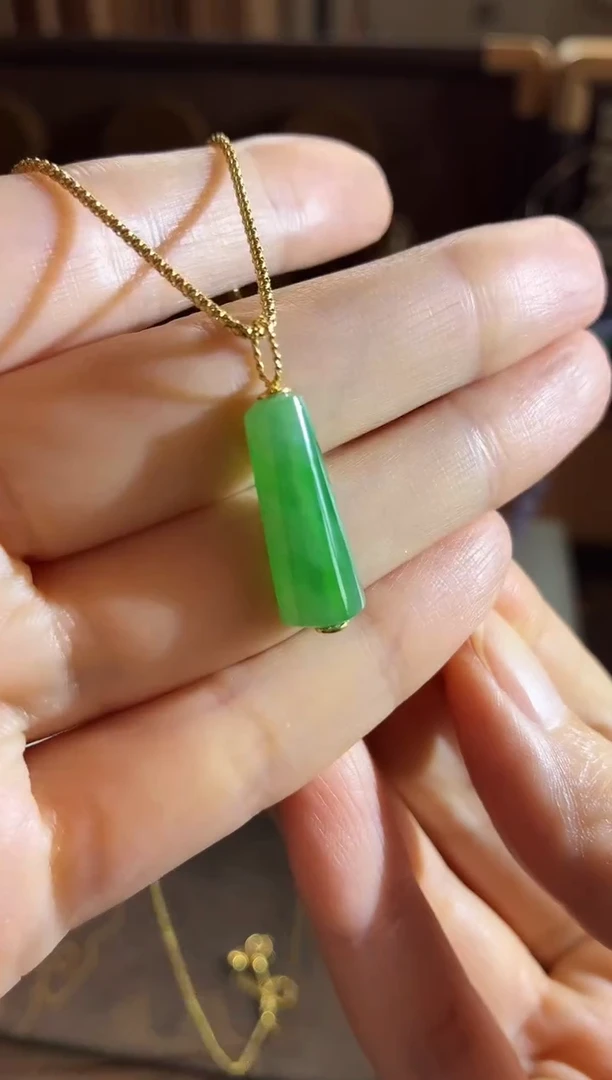 吊坠(不含链)18K金镶嵌翡翠吊坠