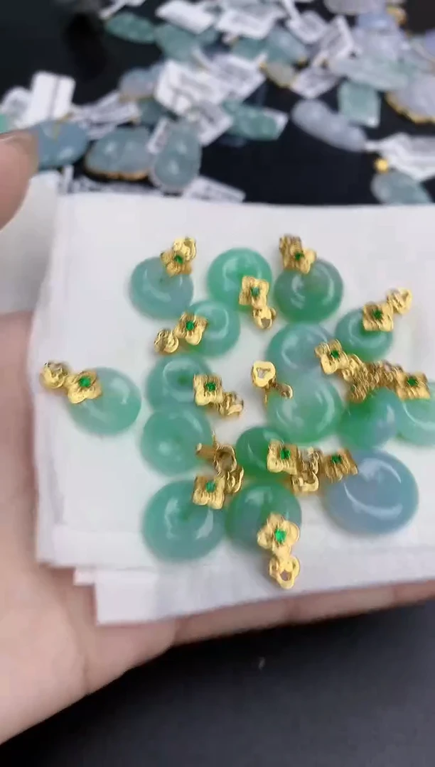 【闪购商品】翡翠颈饰未镶嵌多样性发其一
