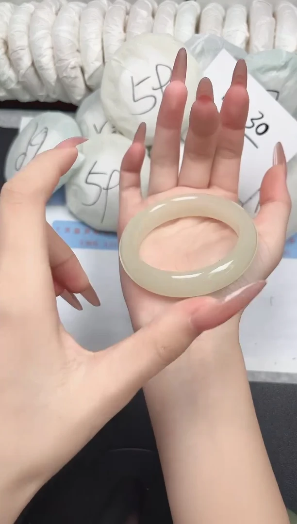 未镶嵌手镯石英质玉12-54