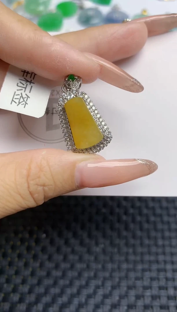 颈饰未镶嵌翡翠天然缅甸A货翡翠百元以上9元证书费自理