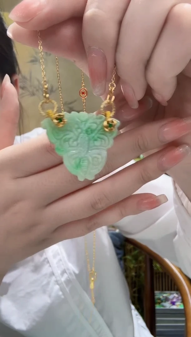 翡翠未镶嵌颈饰吊坠
