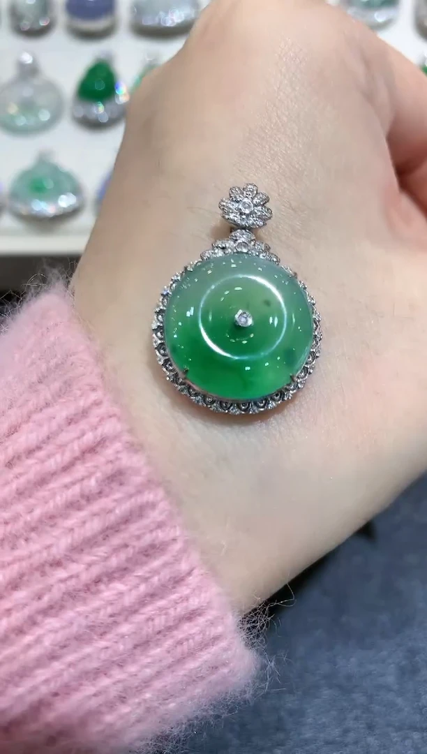 【闪购商品】翡翠颈饰18K金镶嵌B130