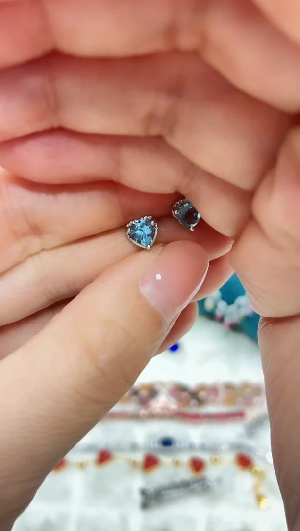 银S925镶嵌托帕石耳饰215ZB1206产品一个（多样性）