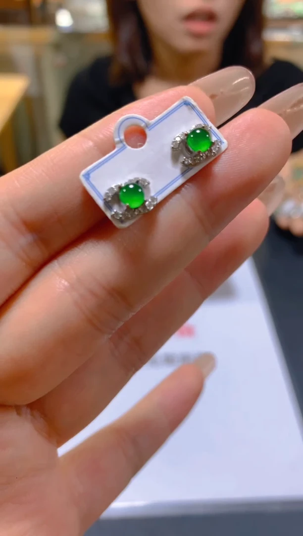 未镶嵌翡翠耳饰多样性发一