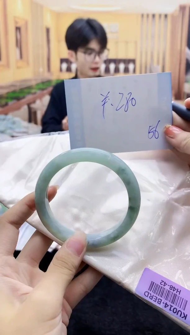 【闪购商品】翡翠手镯未镶嵌     H48-42