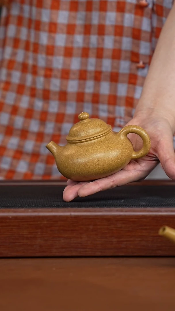 茶壶紫砂黄金段容天