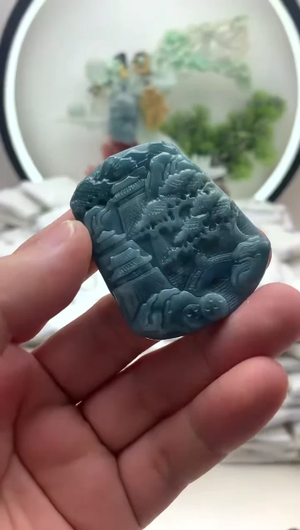 颈饰未镶嵌翡翠山水牌