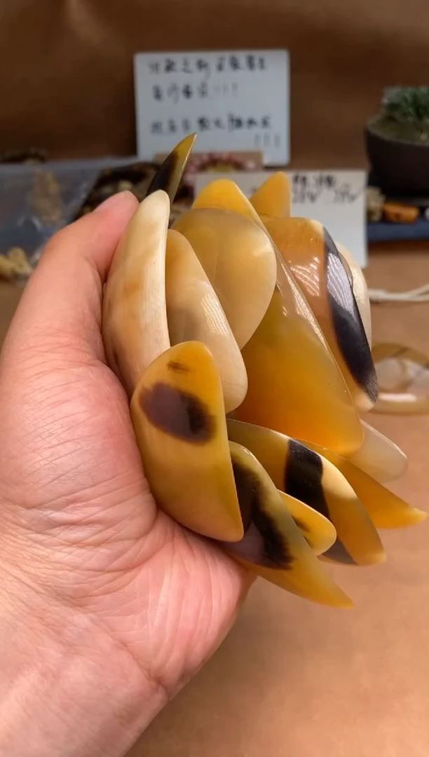 【闪购商品】牛骨其他P254-仿甲片吊坠