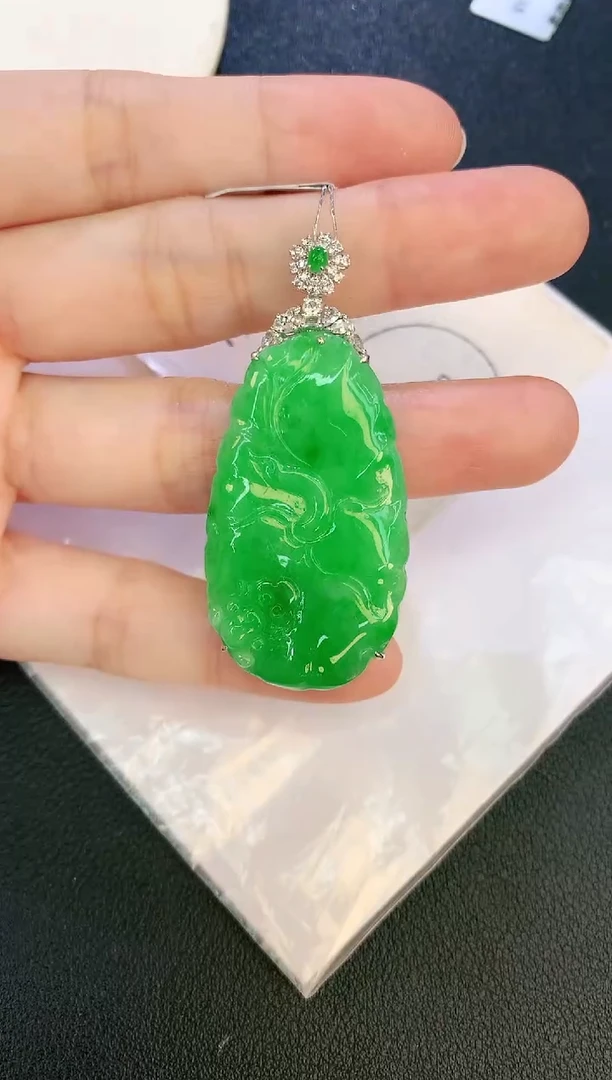 翡翠18K金镶嵌颈饰赠礼盒证书 麦麦