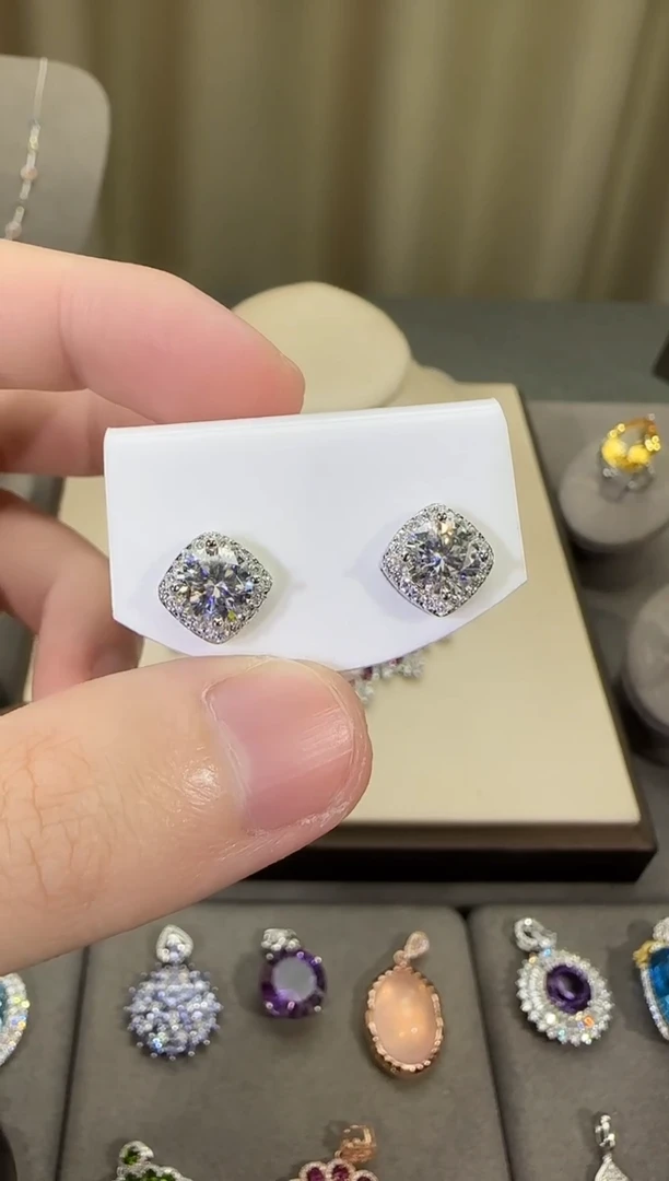 银S925镶嵌耳饰水晶7mm耳钉简约款莫桑钻