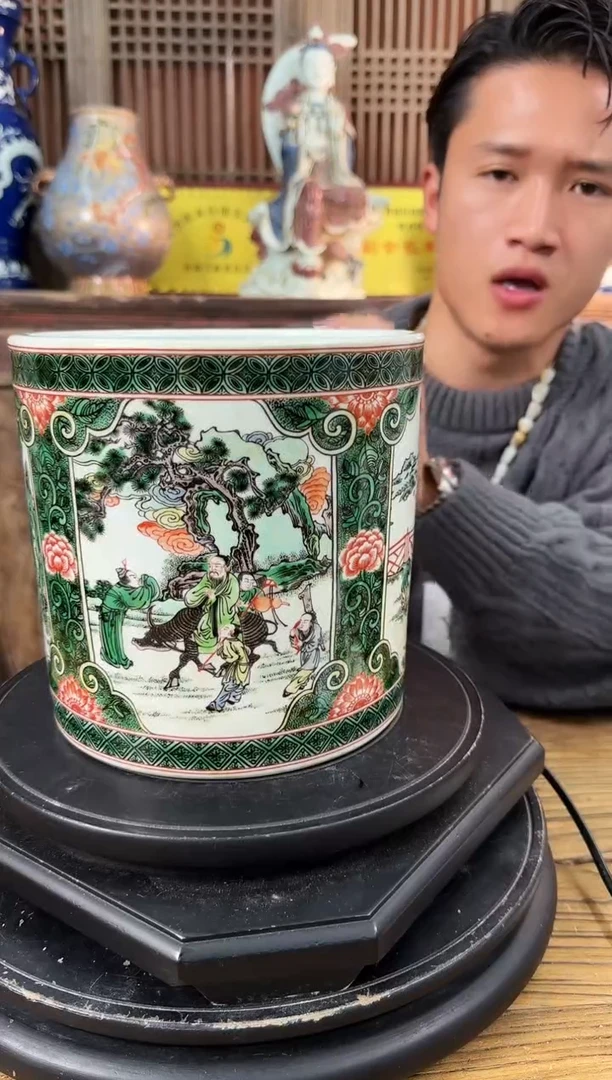 【闪购商品】摆件陶瓷 摆件 古彩人物笔海