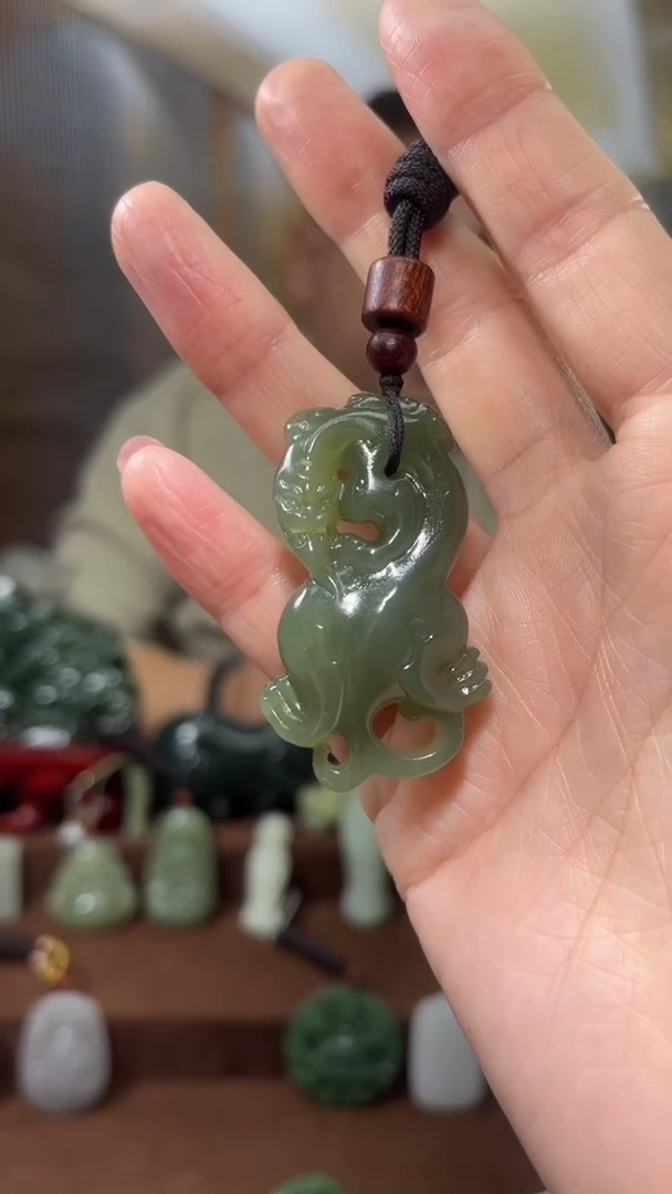 颈饰未镶嵌和田玉·