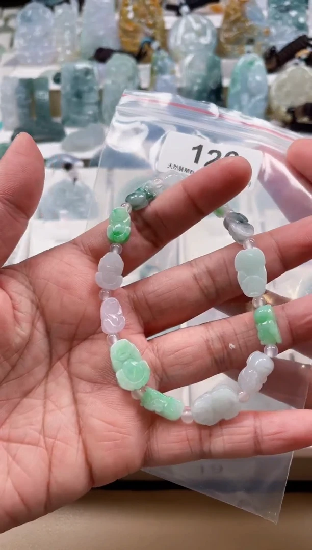 翡翠未镶嵌颈饰天然翡翠吊坠126