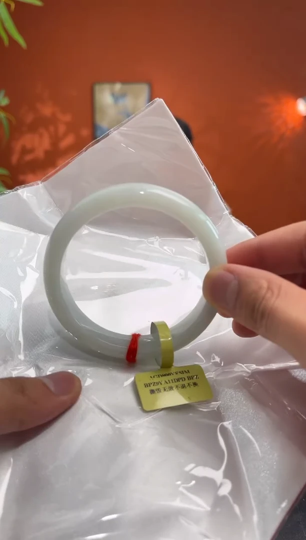 未镶嵌手镯翡翠翡翠手镯