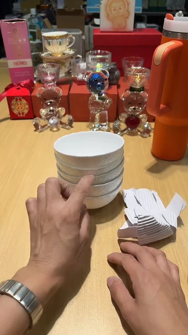 瓷片碗碟好物一件不留@@1