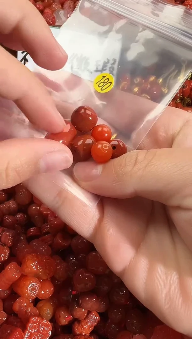 颈饰未镶嵌南红玛瑙1