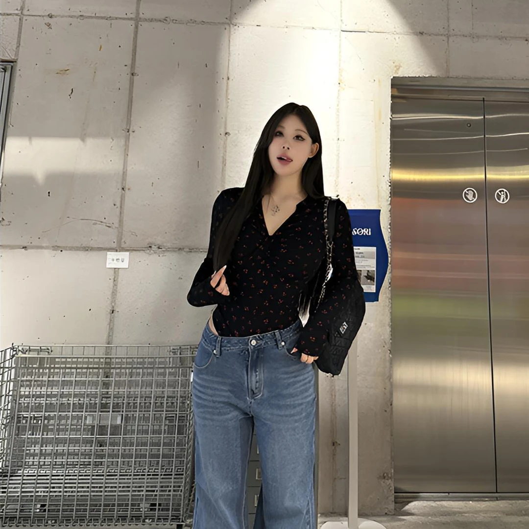 黑泽玄七早秋显瘦修身v领辣妹收腰显瘦设计感v领碎花长袖连体上衣