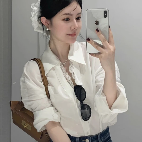 蕾丝长袖翻领设计感白色衬衫高智风复古叠穿百搭显瘦收腰外穿上衣