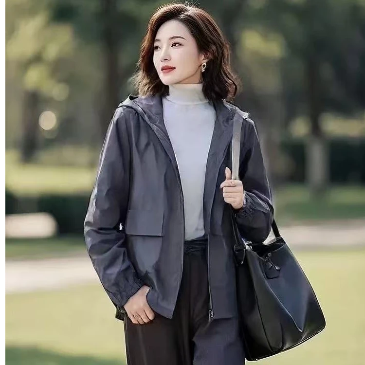 欧货洋气连帽冲锋衣防风外套女春秋新款时尚休闲百搭夹克短款上衣