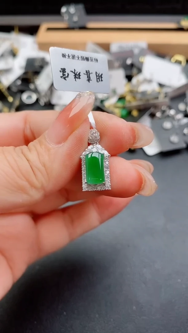 吊坠(赠链)银S925镶嵌翡翠1