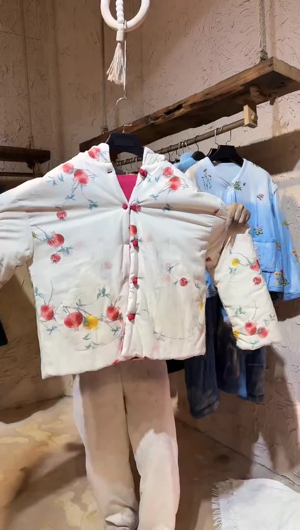 连帽石榴棉服白胚中码