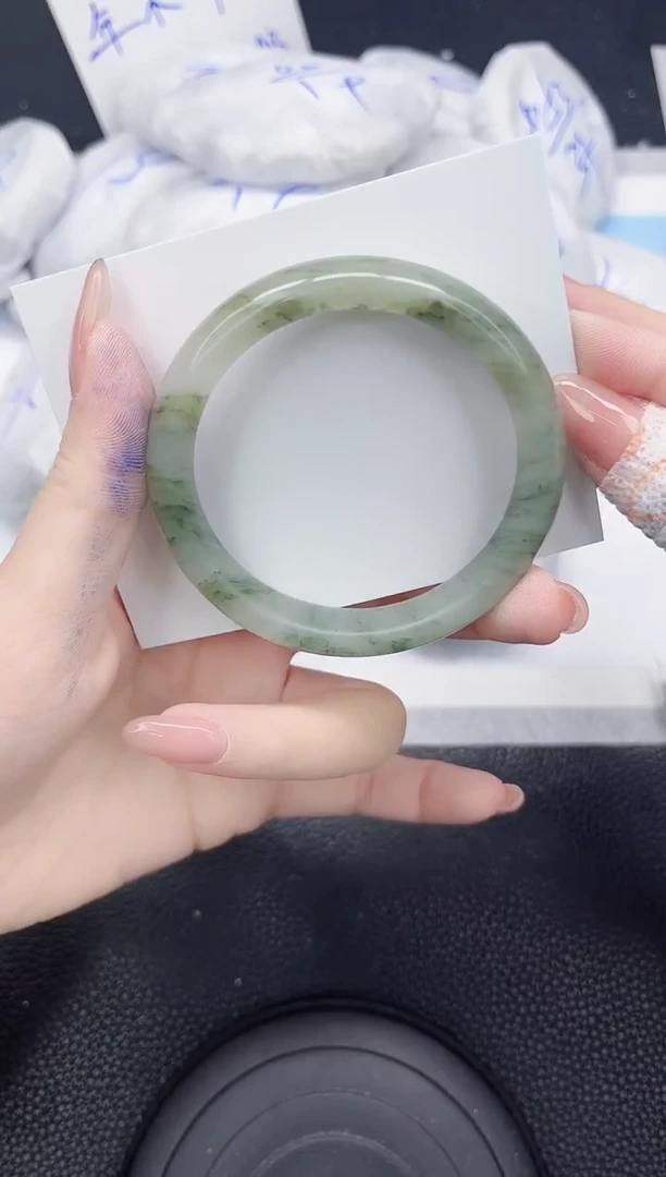 未镶嵌手镯石英质玉55-54.7