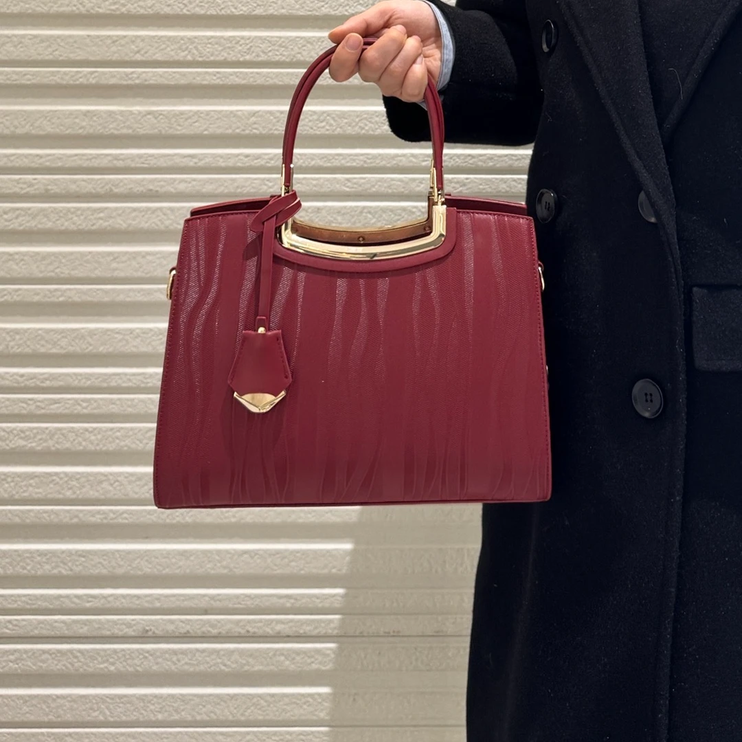 红色婚包女妈妈包高级感大容量礼物婆婆收礼金包包手提包新娘包