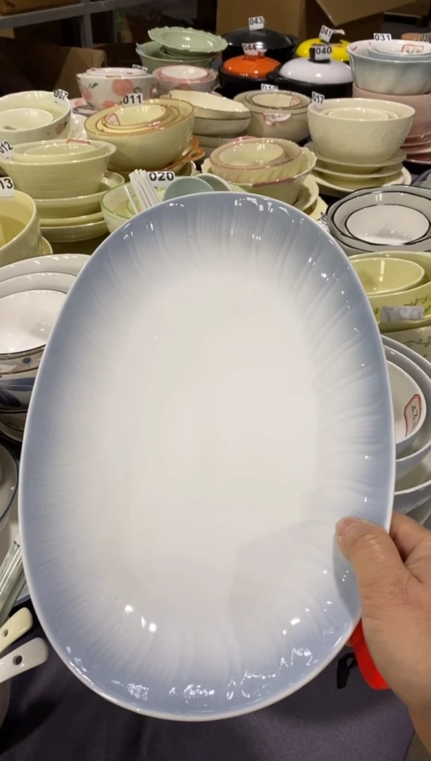 瓷水墨渐染鱼盘1个