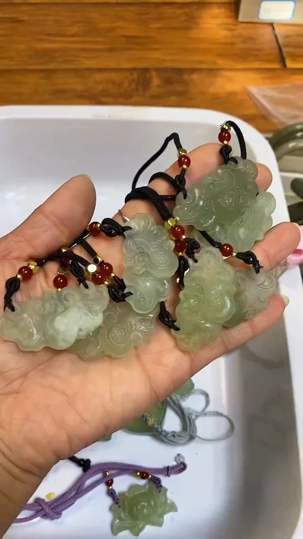 未镶嵌蛇纹石玉凤凰多样性发货其中之一