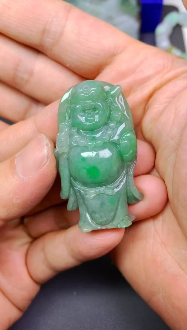 颈饰未镶嵌翡翠平*哥挂件