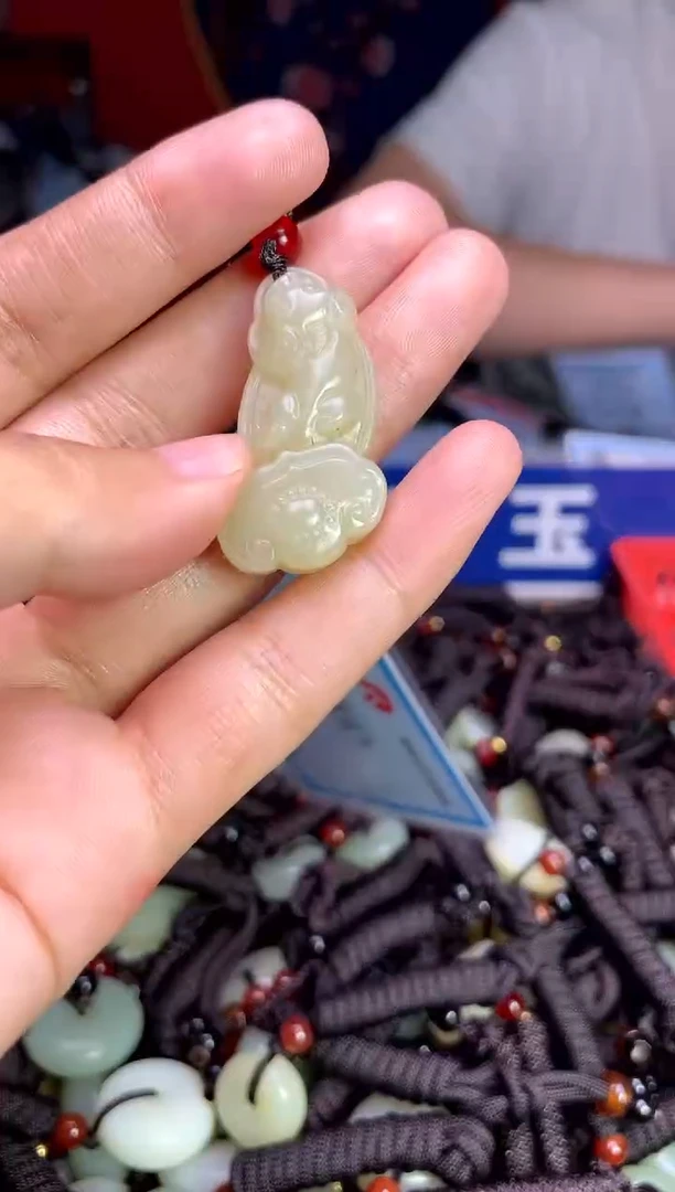 未镶嵌和田玉挂件1
