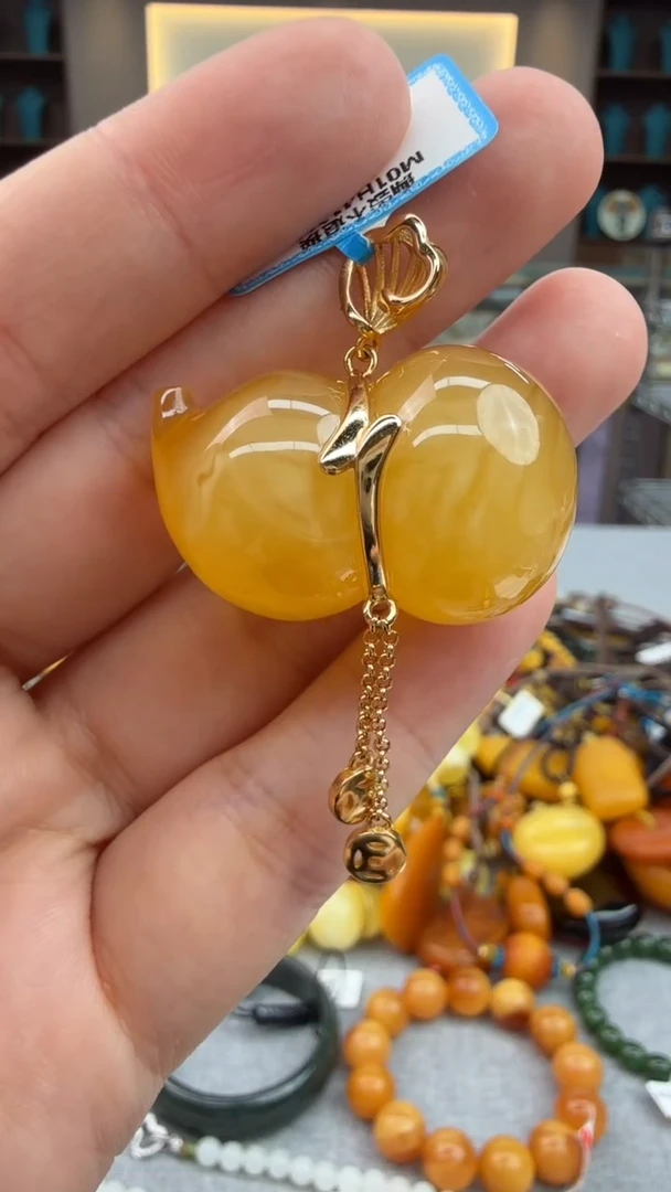 琥珀颈饰未镶嵌13秒拍号 假一罚三