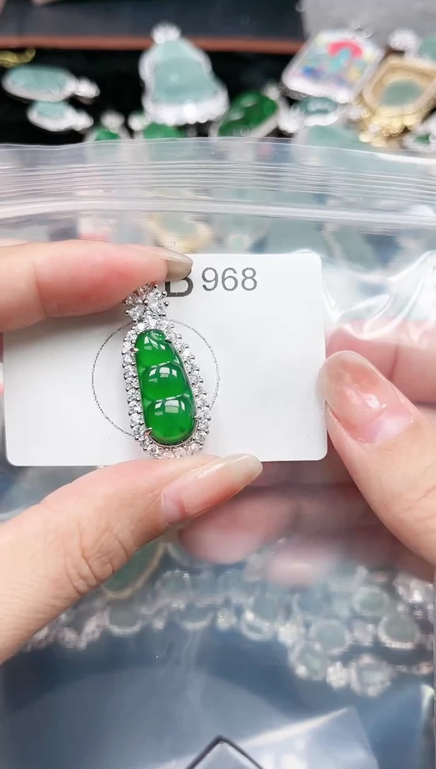 【闪购商品】翡翠颈饰未镶嵌赠皮绳968