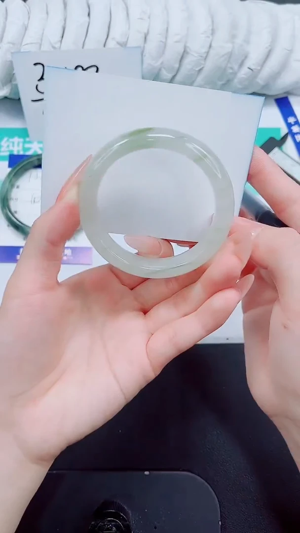 石英质玉手镯未镶嵌139-51