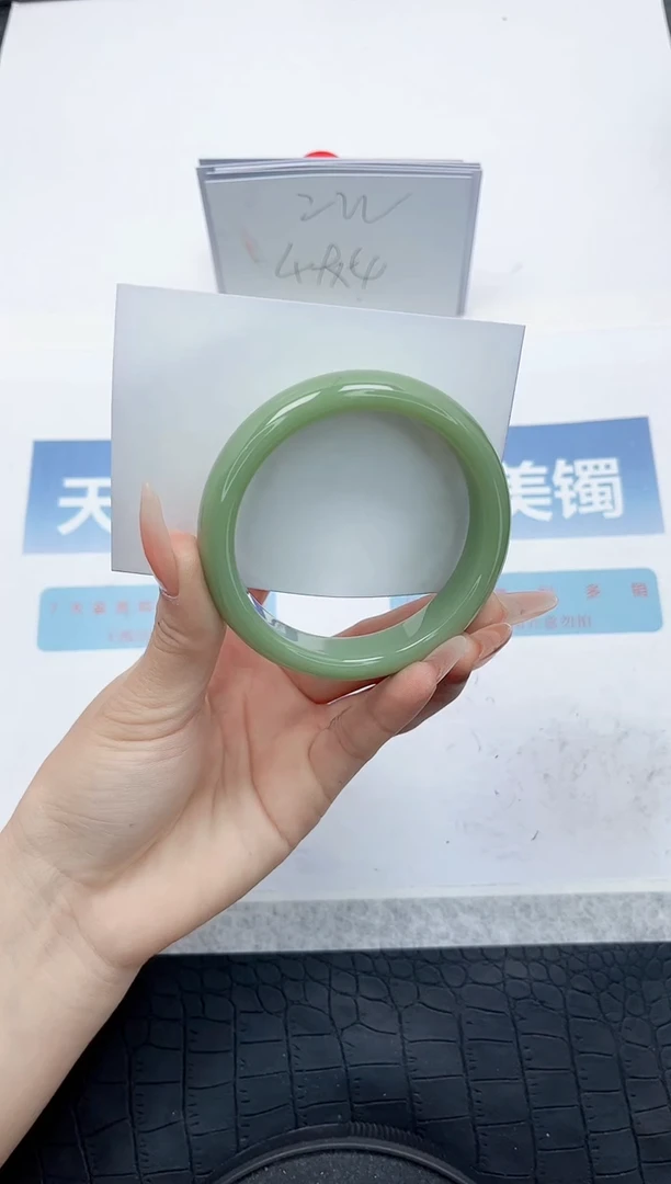 【闪购商品】石英质玉手镯未镶嵌G277-56