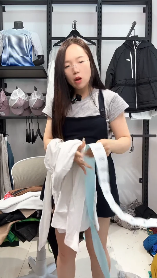 2799编码  耐克卫衣服饰过款为准 尺码