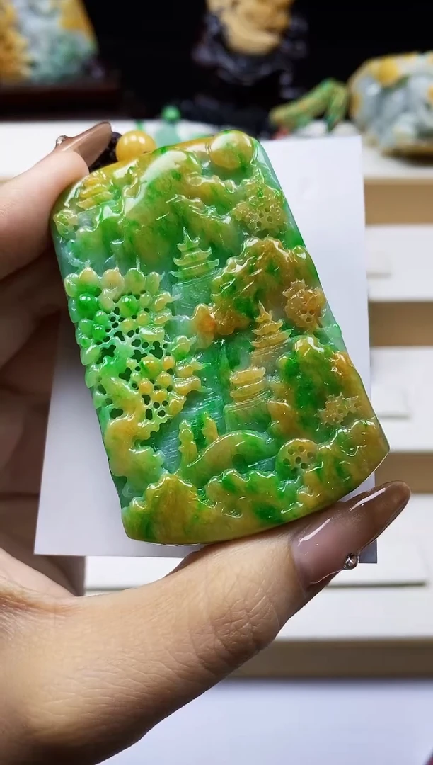 颈饰未镶嵌翡翠没****。翡翠A货