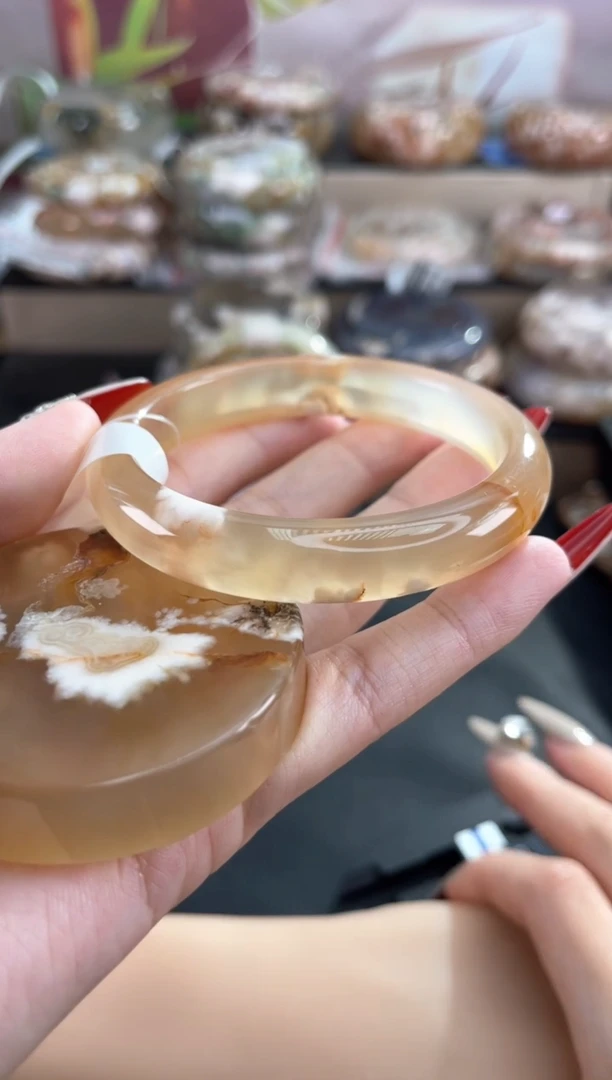 未镶嵌手镯石英质玉58